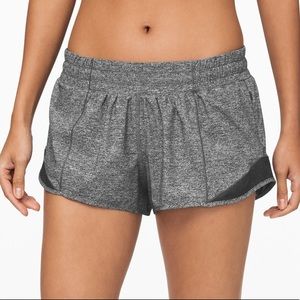 Lululemon Hotty Hot Low Rise Short 2.5”